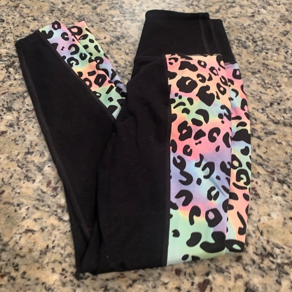 Wolf & Whistle Sports Bra and Leggings Rainbow Leopard Print - Picture 4 of 7